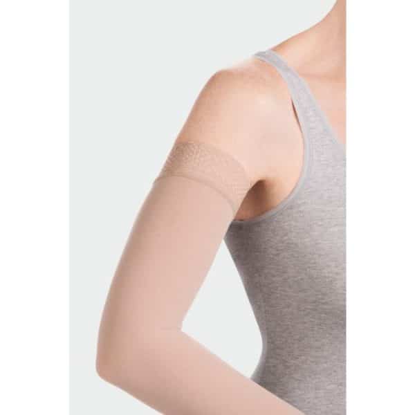 200x_Juzo_Soft_CG_Almond_Detail_NHR_4ec1